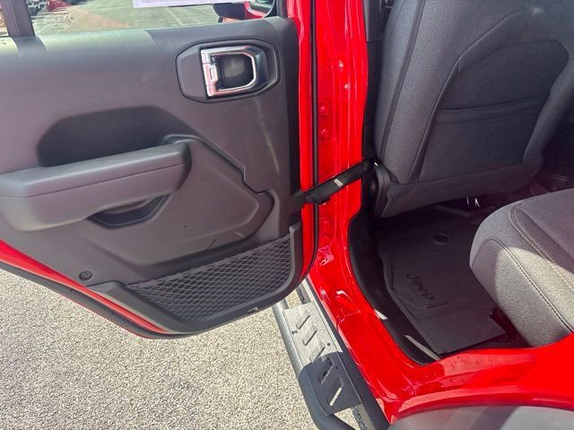 Used 2026 Jeep Wrangler Unlimited Sport AWD/4WD image 18