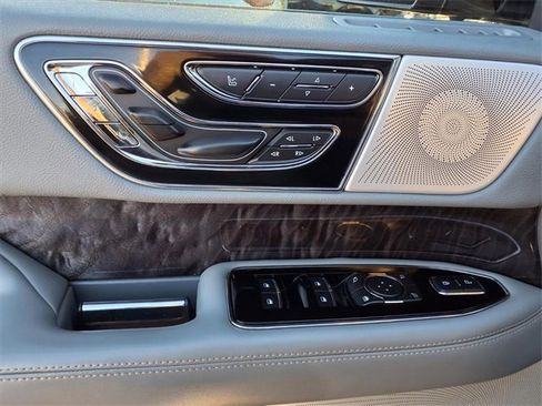 Used 2020 Lincoln Navigator Reserve w/ Luxury Package image 8