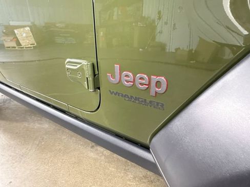 Used 2021 Jeep Wrangler Unlimited Rubicon AWD/4WD image 44