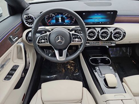 Used 2023 Mercedes-Benz CLA 250 4MATIC image 11