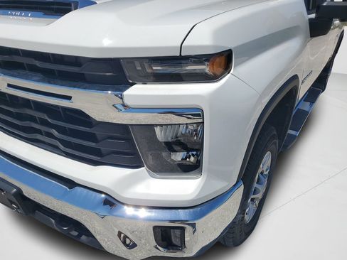 Used 2025 Chevrolet Silverado 2500 LT w/ Convenience Package AWD/4WD image 24