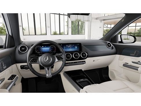 New 2025 Mercedes-Benz GLA 250 4MATIC image 3