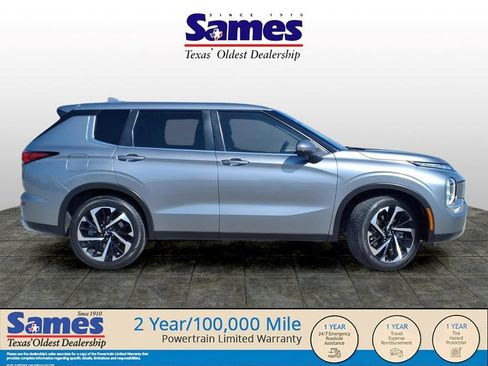 Used 2023 Mitsubishi Outlander SE FWD image 2