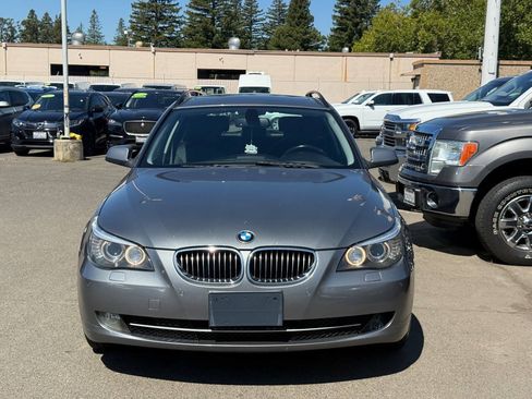 Used 2010 BMW 535i xDrive Wagon AWD/4WD image 4