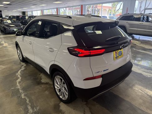 Used 2023 Chevrolet Bolt EUV LT image 5