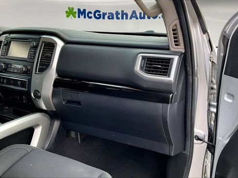 Used 2017 Nissan Titan SV image 28