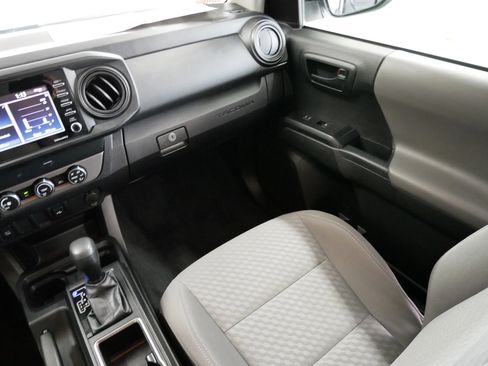 Certified 2022 Toyota Tacoma SR image 12