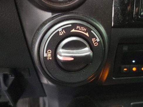 Used 2023 Nissan Titan PRO-4X w/ Pro-4x Convenience Package image 35