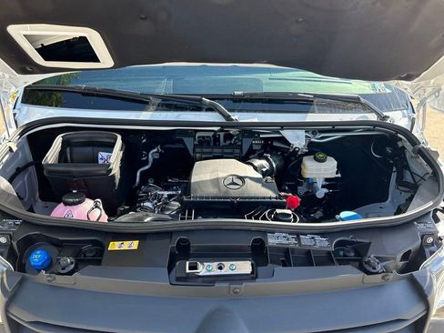 Used 2024 Mercedes-Benz Sprinter 2500 image 21