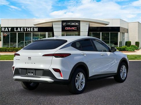 Used 2025 Buick Envista Preferred w/ Convenience I Package image 5