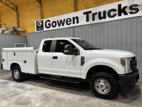 Used 2019 Ford F250 XL w/ Power Equipment Group AWD/4WD image 3