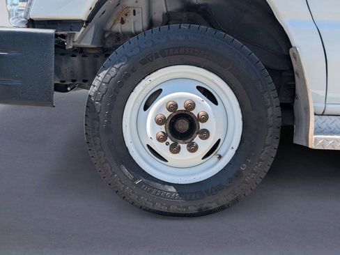 Used 2016 Ford E-450 and Econoline 450 Super Duty RWD image 23