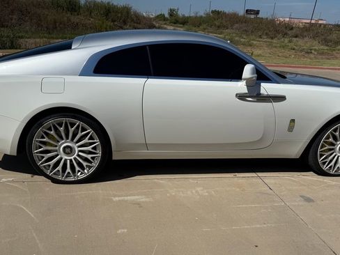 Used 2016 Rolls-Royce Wraith image 11