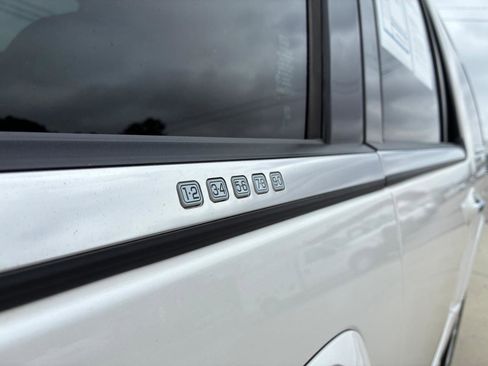 Used 2017 Ford Expedition EL Platinum image 9