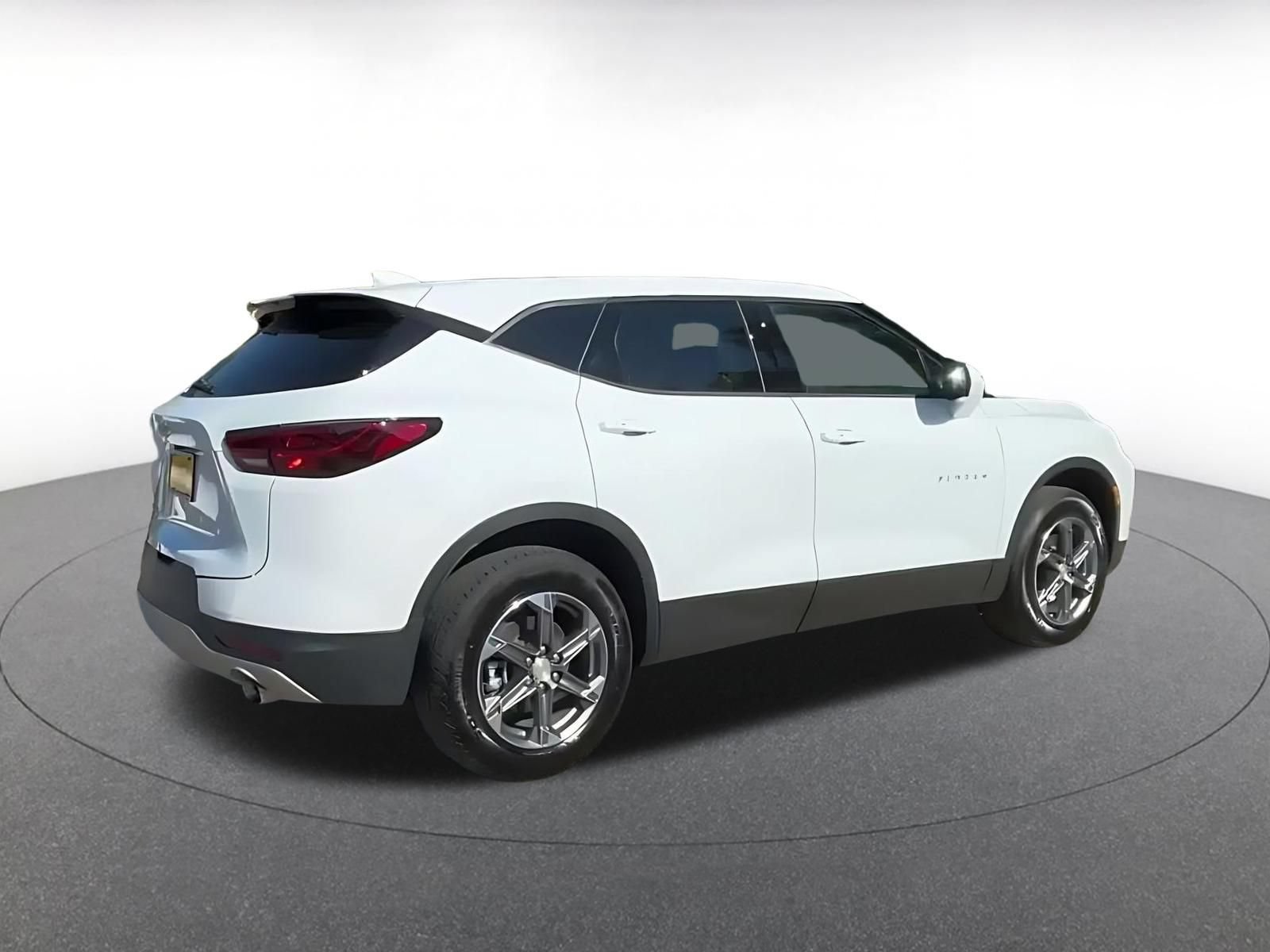 Used 2026 Chevrolet Blazer LT FWD image 13