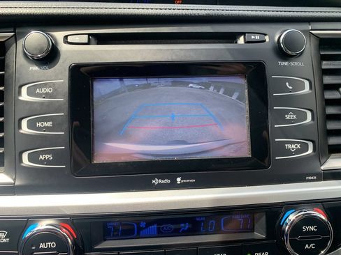 Used 2015 Toyota Highlander Plus AWD/4WD image 23
