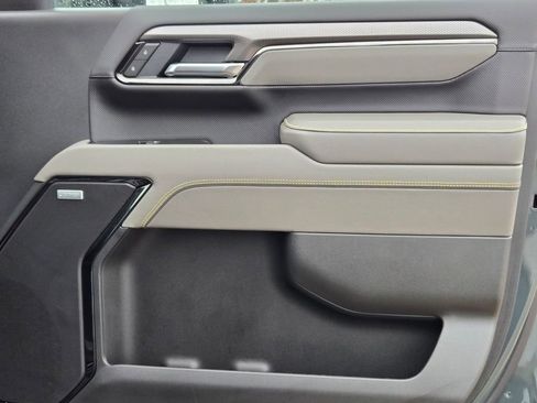 Used 2025 Chevrolet Silverado 2500 ZR2 image 29