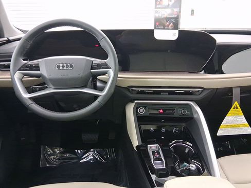 Certified 2025 Audi Q5 Premium Plus w/ Premium Plus image 4