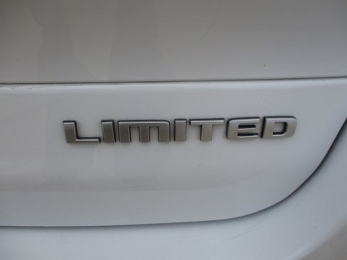 Used 2024 Jeep Grand Cherokee L Limited w/ Luxury Tech Group II image 6