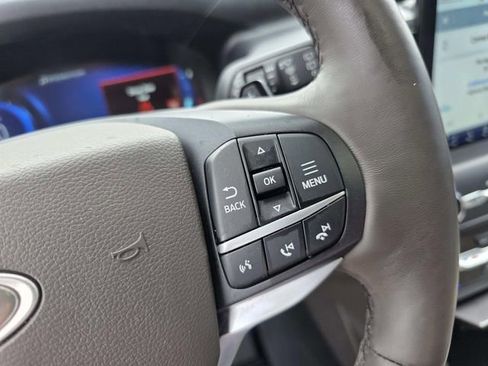 Used 2020 Ford Explorer Platinum w/ Premium Technology Package AWD/4WD image 13