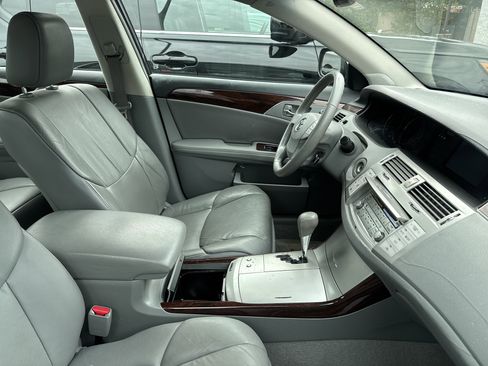 Used 2010 Toyota Avalon XL image 6