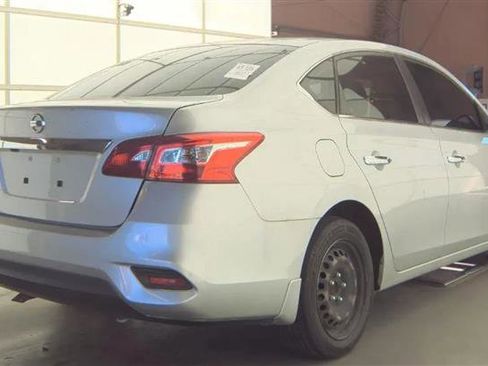Used 2019 Nissan Sentra S image 3