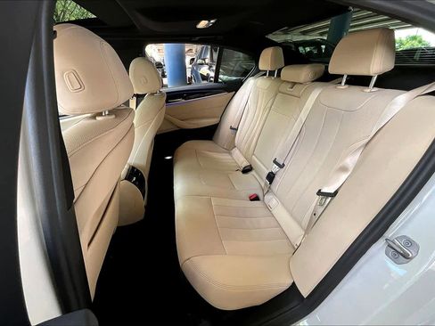 Used 2023 BMW 530i w/ Convenience Package image 19