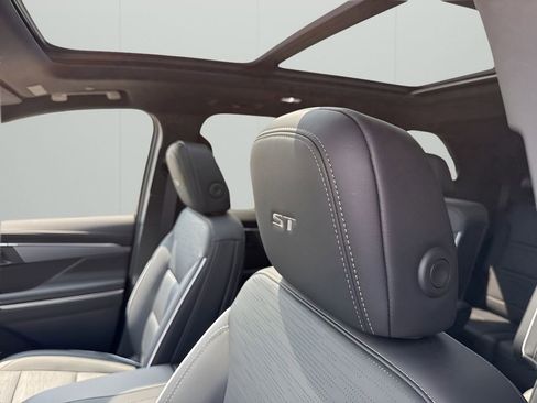 New 2025 Buick Enclave Sport Touring w/ Super Cruise Package image 17