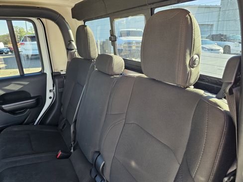 Used 2020 Jeep Gladiator Sport w/ Quick Order Package 24S image 32