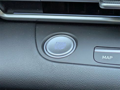 Certified 2024 Hyundai Elantra SEL image 28