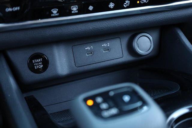 Certified 2025 Nissan Rogue SV FWD image 14