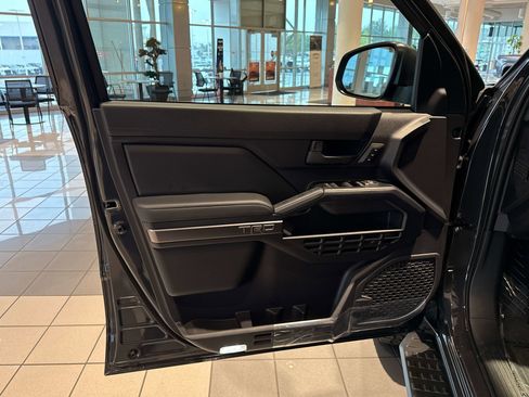 New 2026 Toyota 4Runner TRD Off-Road Premium AWD/4WD image 9