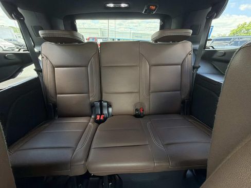 Used 2023 Chevrolet Tahoe High Country w/ Premium Package 2 AWD/4WD image 16