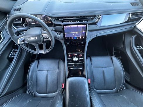 Used 2023 Jeep Grand Cherokee Overland w/ Adv Protech Group III image 11