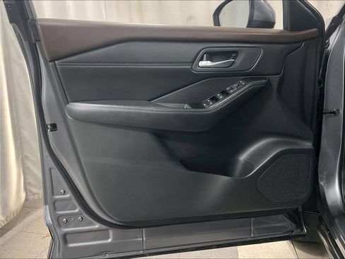 Certified 2023 Nissan Rogue SV w/ SV Premium Package image 9