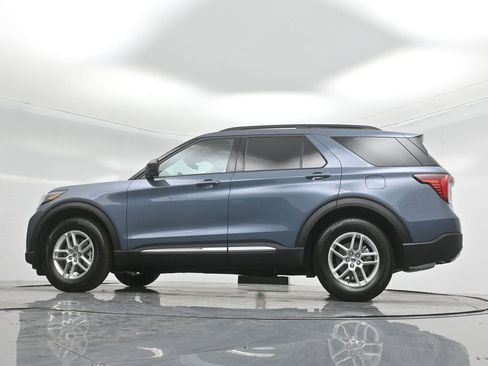 Used 2025 Ford Explorer Active image 58