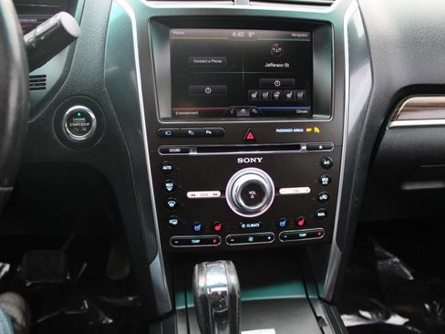 Used 2016 Ford Explorer Limited w/ Equipment Group 301A AWD/4WD image 14