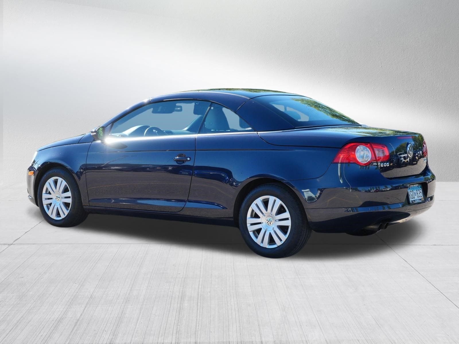 Used 2010 Volkswagen Eos Komfort FWD image 4