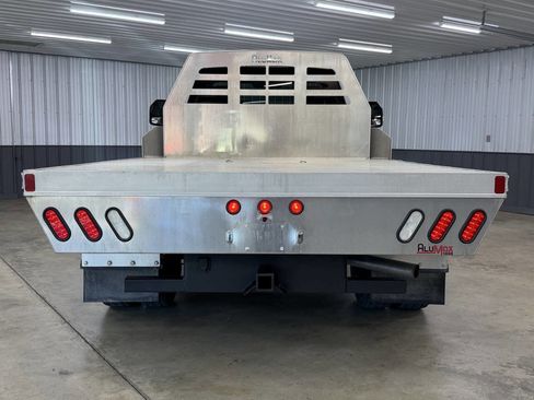 Used 2021 Ford F550 4x4 Regular Cab Super Duty image 5