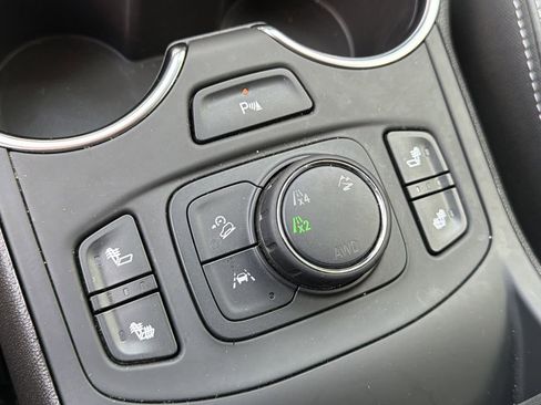 Used 2024 GMC Terrain SLT w/ Tech Package AWD/4WD image 26