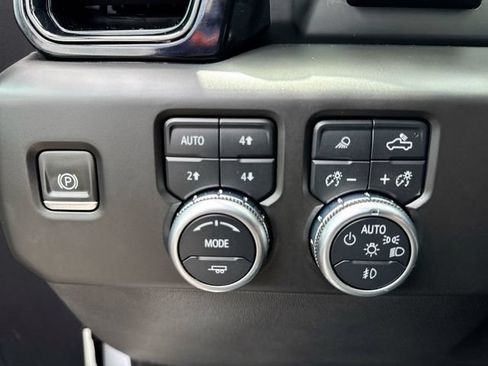 Used 2022 GMC Sierra 1500 AT4X AWD/4WD image 18