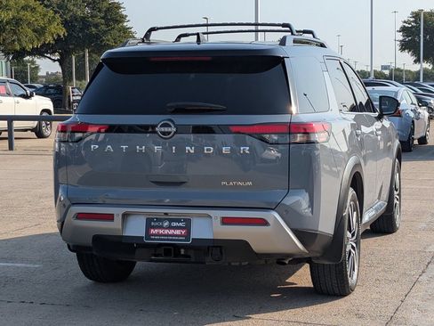Used 2024 Nissan Pathfinder Platinum FWD image 4