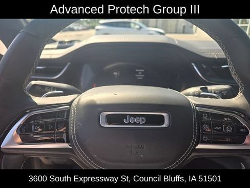 Used 2022 Jeep Grand Cherokee L Overland w/ Advanced Protech Group III AWD/4WD image 13