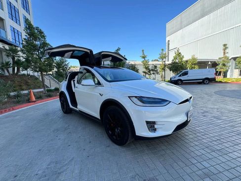 Used 2020 Tesla Model X Long Range AWD/4WD image 3