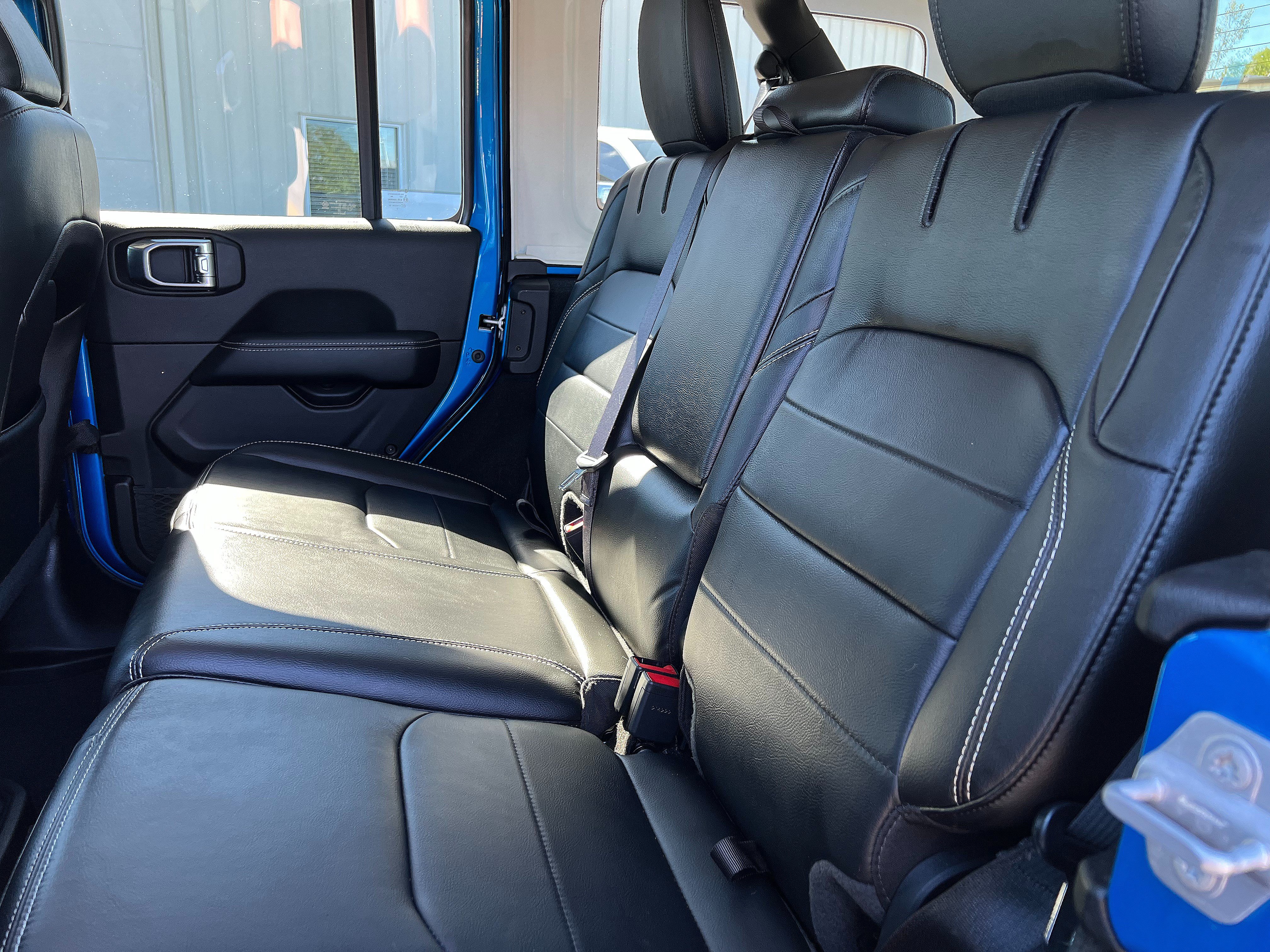 Used 2022 Jeep Wrangler Unlimited Sahara w/ Cold Weather Group AWD/4WD image 24
