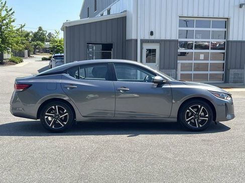 Used 2025 Nissan Sentra SV FWD image 14