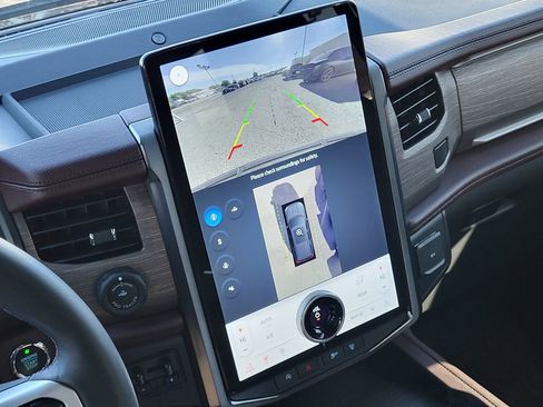 Used 2024 Ford Expedition Limited w/ Excursion Package image 12