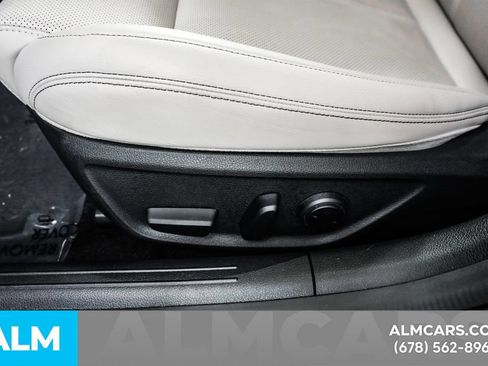 Used 2025 Genesis G70 2.5T AWD/4WD image 30