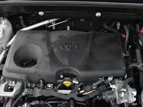 Used 2023 Toyota RAV4 SE w/ Convenience Package AWD/4WD image 14