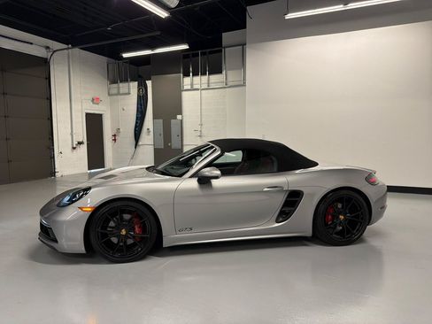 Used 2018 Porsche 718 Boxster GTS RWD image 32